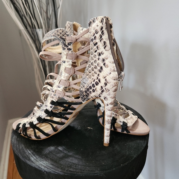 Shoes - Picture 2 of 4